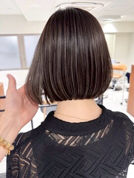 アマレット(Amaretto) ショートボブ×グレージュハイライト