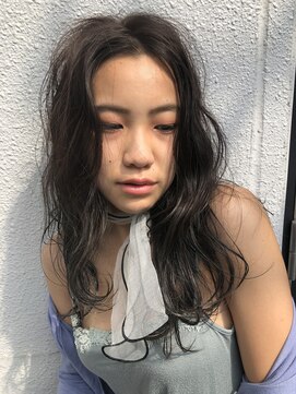 エラ(ELLA) ゆるふわパーマ