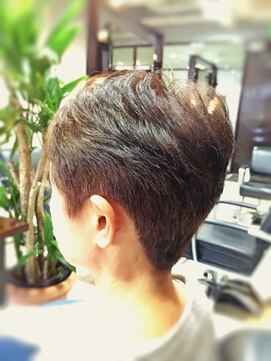 キャン 温品店(CAN) 【CAN】40代以上に大人気！クセ毛を活かしたショートスタイル