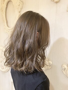 キャンバス バイ ネオリーブ 横浜西口(Canvas by neo.) 細かめハイライトのパールシルバー