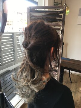 ベソ(Beso) ハーフアップスタイル