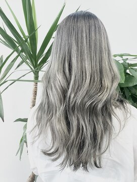 ファン(FAN) アッシュグレーカラー