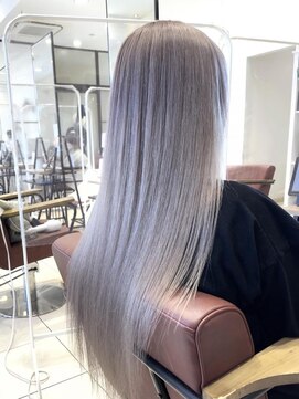 クアトログランシュ ひたちなか店(QUATRO×GranCieux) パールシルバーグラデーション(ブリーチ2-3回）