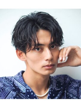 オーシャントーキョー 渋谷神南(OCEAN TOKYO) 人気センターパート黒髪ツーブロック