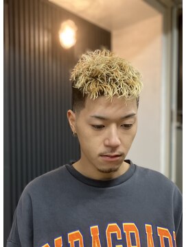 ザ デュード(THE DUDE) ハイトーンスパイキーパーマフェード