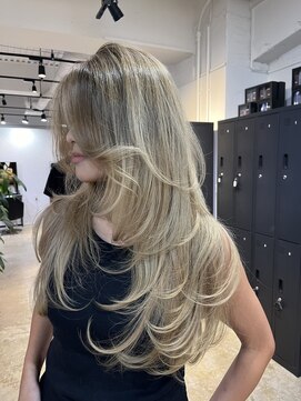 メリー オオサカ(Merly Osaka) 海外風カーテンバング×ブロンドバレイヤージュ