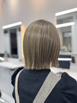 セカンズ(222) 白髪ぼかしハイライトカラー×髪質改善シルクトリートメント