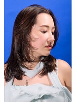 アンアタッシュ(UNE ATTACHE) Breeze Line “風にとける” 顔周りレイヤー × ストレート