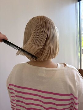 レミー(REMY) 京都二条／ブロンド切りっぱなしボブ