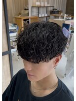 メンズギフト(men's GIFT)&nbsp;マッシュ刈り上げツーブロック波巻きツイストスパイラルパーマ