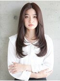 センターパート×レイヤースタイル
