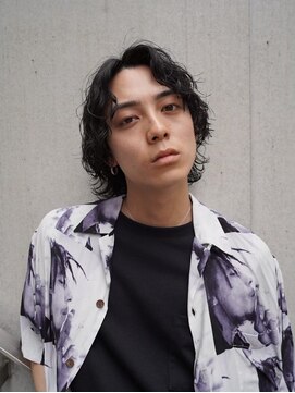 クオル キャスト 熊本(QOL×cast) 大人波巻きミディアムパーマ