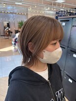 ユニ バイ マグ 長野店(Uni.by Mag)&nbsp;透明感ミルクティーベージュ外ハネショートボブ◎透明感カラー