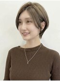 外国人風ハイライトカラー小顔ハンサムショートウルフ20代P2