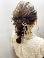 お呼ばれ　結婚式　人気の編み下ろし　編み込み　ポニーテール