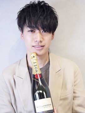 コンフィデンス 新宿3rd(confidence) ナチュラル束感ツーブロック刈り上げスーツ王道パーマカジュアル