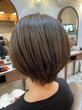 ヴィアンカ(Vianca) 【丸みショートボブ×オリーブグレージュ】/大人＠20代30代40代