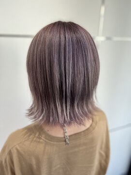 ラビス 浦和(Lovis) 美髪/ネビージュ/大人かわいい/透明感ショート[浦和]