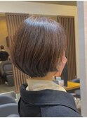 ショートカット前下がりボブショートボブグレージュカラー