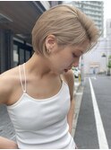 海外ヘア ハイトーン耳掛けボブ プラチナブロンド A0606