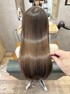 イメチェン/ホワイトブロンド/外ハネボブ/美髪/ワイドバング