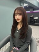 ハイレイヤー、ハッシュカットで周りと少し違うスタイルに