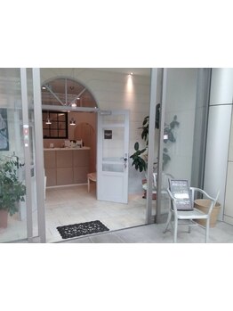 落ち着いた店内でのんびりとした午後をお過ごしください…♪経験豊富なStylistがあなたの理想を叶えます。