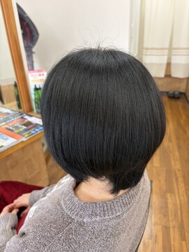 ヘアーズ サエミ ケミカルヘナ＋ショートカット