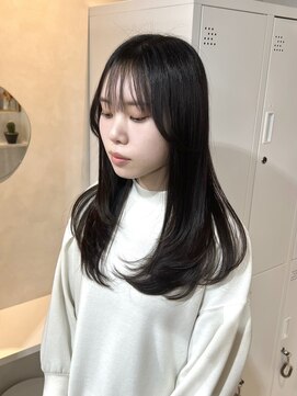 ラル(Lalu) 段カット/大人ガーリー/フェミニンロング/黒髪/暗めカラー