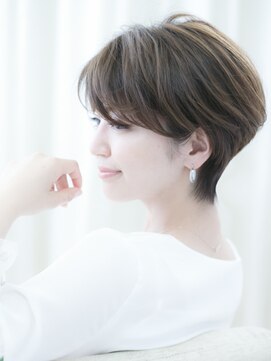 ウィルゴ(VIRGO) 【大人の上品ハイライト】白髪活かすナチュラルショート(st橋元)