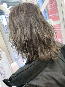 ミシェリー(misherry) くびれヘアウルフハイトーンケアブリーチ韓国風似合わせカット