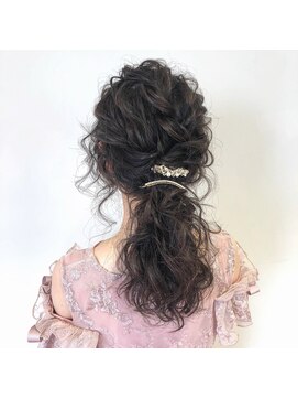 ルナ(Luna) ツヤ×ポニーテール