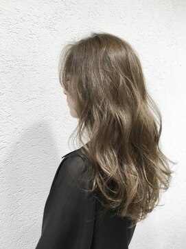 オリオリビューティーサロン(Oli-Oli beauty salon) ブラウンベージュ