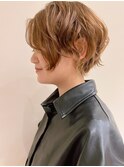 キュートなウェーブスタイル/前髪パーマ/ハイトーンカラー