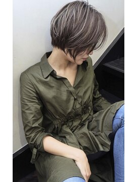 コルバース(COL BIRTH) 【COL BIRTH】コントラストハイライト　ショートボブ