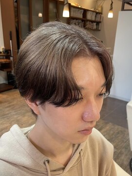 スタジオフォーエイチ(STUDIO 4H) 韓国ヘア/センターパート/ミルクティーベージュ/エンドカラー