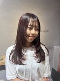 フェイスラインに動きをつけたレイヤースタイル