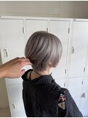 ホワイトグレージュ
