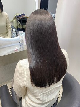 ヘアリゾート粋 新宿三丁目本店 【Miyuki】艶髪ダークブラウン×ストレート