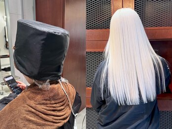イリス 名駅(Iris)の写真/ブリーチ毛に特化した髪質改善トリートメントで、ダメージの広がり・癖を抑えます！(名駅/髪質改善/学割)