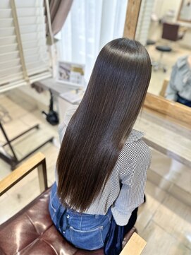 ラウラアンドロー(LAURA&RO) ロングレイヤー髪質改善絹髪縮毛矯正