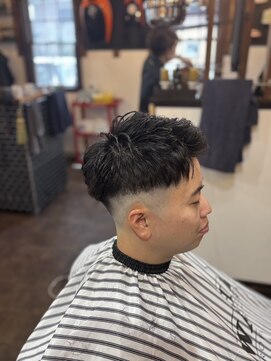 ジールアンドニコ(Zeal & nico.) アイロンコテパーマ＆スキンフェードカット