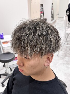 ダズルヘアーブラスト(DAZZLE hair BLAST) ハイライト/ツイストパーマ/ツイストスパイラルパーマ