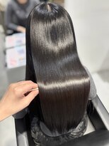 キニ(KINI)&nbsp;ケラフェクト髪質改善でつくる、自然なツヤとまとまり