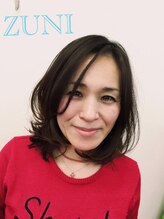 ズニ(ZUNI) ナチュラルセクシーに大人のかっこよさ