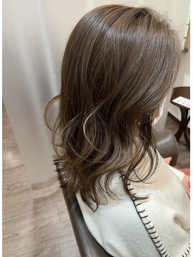 リベラル(liberal) 諏訪葵/美シルエット巻き髪スタイル/テラコッタ[30代/40代/50代]