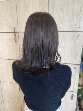 アドラーブル 万代店 (adorable) 【アッシュグレージュ】外ハネ10代20代30代