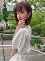 アイユー(ii+U)&nbsp;外ハネ　ナチュラル　大人可愛い ニュアンスカラー