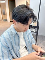 ネオリーブ クーロ メゾン 横浜(Neolive curro Maison)&nbsp;韓国センターパート×黒髪ツーブロック×ブルーメッシュ[メンズ]