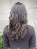 ダークグレイカラーのレイヤーウルフロング